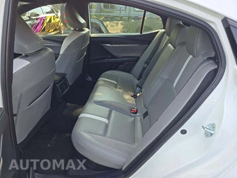 2025 Toyota Camry SE – miniatura 13