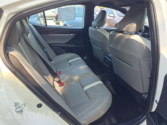 2025 Toyota Camry SE – miniatura 16