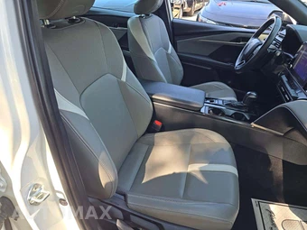 2025 Toyota Camry SE – miniatura 18