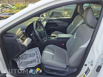 2025 Toyota Camry SE – miniatura 6