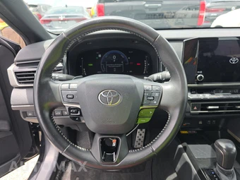 2025 Toyota Camry SE - miniatura 16