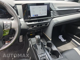 2025 Toyota Camry SE - miniatura 17