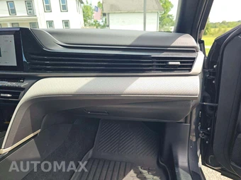 2025 Toyota Camry SE - miniatura 16