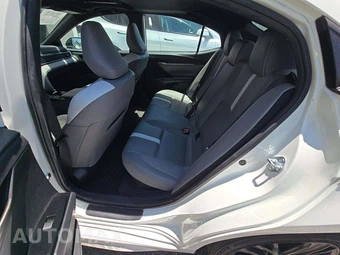 2025 Toyota Camry SE - miniatura 13