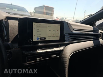 2025 Toyota Camry SE - miniatura 11