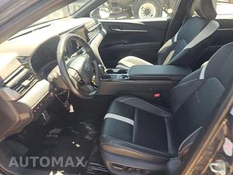 2025 Toyota Camry SE - miniatura 7