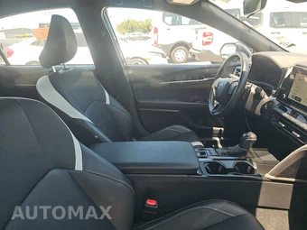 2025 Toyota Camry SE - miniatura 8