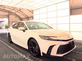 2025 Toyota Camry SE - miniatura 3