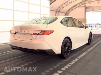 2025 Toyota Camry SE - miniatura 4