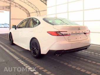 2025 Toyota Camry SE - miniatura 6