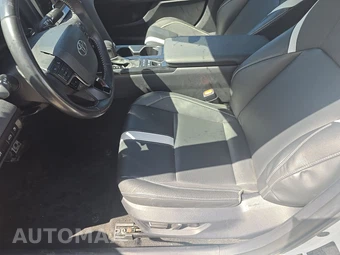 2025 Toyota Camry SE - miniatura 7