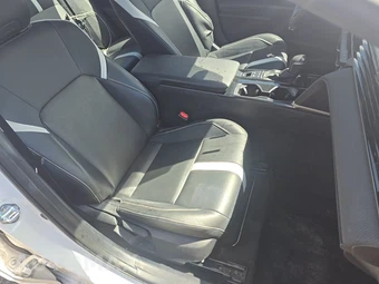 2025 Toyota Camry SE - miniatura 8