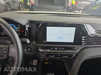 2025 Toyota Camry SE - miniatura 11