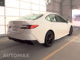 2025 Toyota Camry SE - miniatura 4