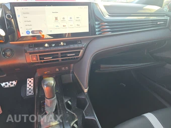2025 Toyota Camry SE - miniatura 11