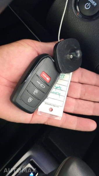 2025 Toyota Camry SE - miniatura 19