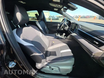 2025 Toyota Camry SE - miniatura 8