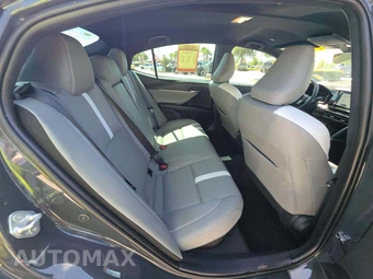 2025 Toyota Camry SE - miniatura 16