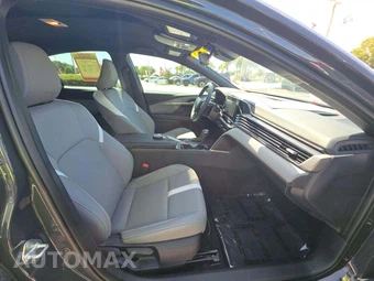 2025 Toyota Camry SE - miniatura 18