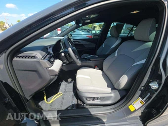 2025 Toyota Camry SE - miniatura 6