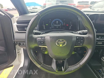 2025 Toyota Camry SE - miniatura 10