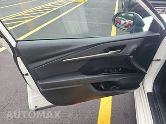 2025 Toyota Camry SE - miniatura 9