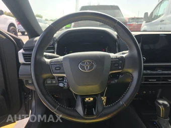 2025 Toyota Camry SE - miniatura 16