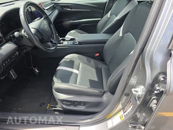 2025 Toyota Camry SE - miniatura 13