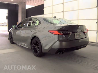 2025 Toyota Camry SE - miniatura 8