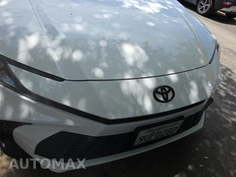 2025 Toyota Camry SE - miniatura 2