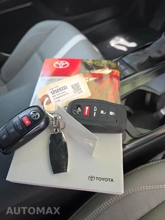 2025 Toyota Camry SE - miniatura 21
