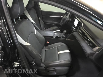 2025 Toyota Camry SE - miniatura 8
