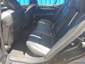 2025 Toyota Camry SE - miniatura 13