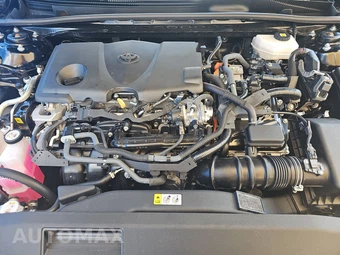 2025 Toyota Camry SE - miniatura 15