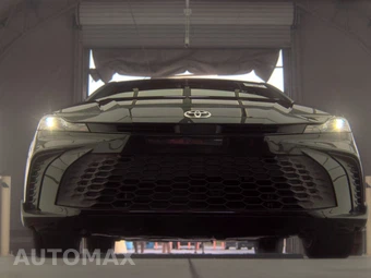2025 Toyota Camry SE - miniatura 3