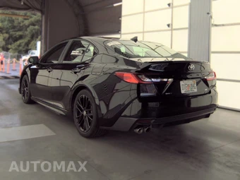 2025 Toyota Camry SE - miniatura 8