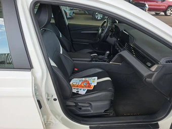 2025 Toyota Camry SE - miniatura 14