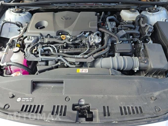 2025 Toyota Camry SE – miniatura 15