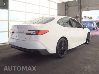 2025 Toyota Camry SE – miniatura 4