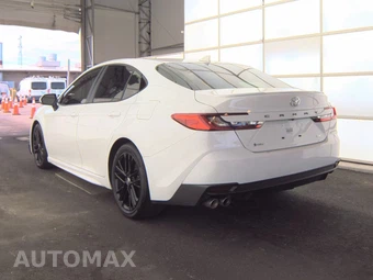 2025 Toyota Camry SE – miniatura 6