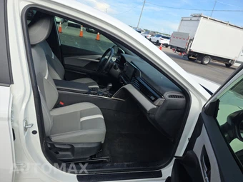 2025 Toyota Camry SE – miniatura 8