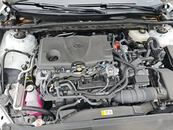 2025 Toyota Camry SE - miniatura 15