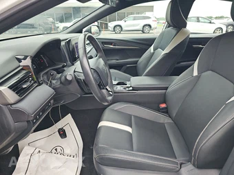 2025 Toyota Camry SE - miniatura 7