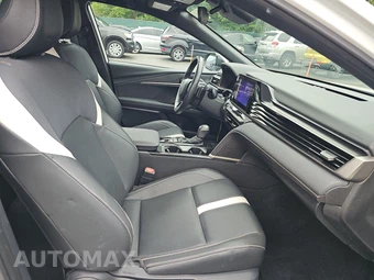 2025 Toyota Camry SE - miniatura 8