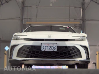 2025 Toyota Camry SE - miniatura 3