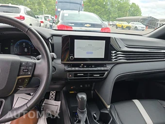 2025 Toyota Camry SE - miniatura 11