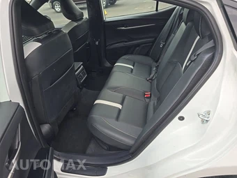 2025 Toyota Camry SE - miniatura 13
