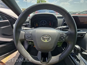 2025 Toyota Camry SE - miniatura 10