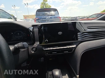 2025 Toyota Camry SE - miniatura 11
