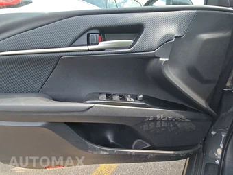 2025 Toyota Camry SE - miniatura 9